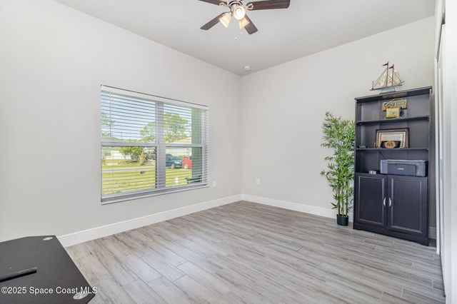 431 Bridgeport Avenue NW, Palm Bay, FL 32907