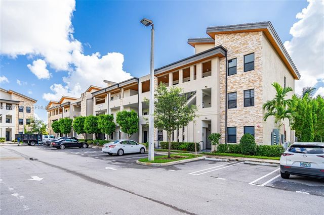8175 NW 104th Ave 32, Doral, FL 33178