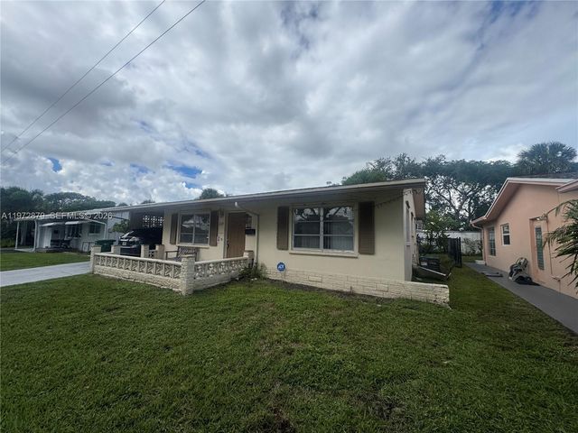 2605 NW 55th St, Tamarac, FL 33309