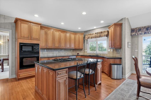 1595 Boulder Lake Drive, Milford, MI 48380