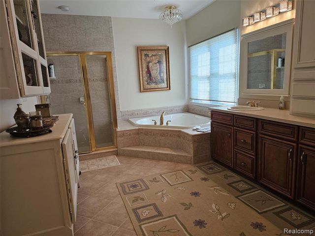1595 Boulder Lake Drive, Milford, MI 48380