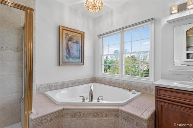 1595 Boulder Lake Drive, Milford, MI 48380