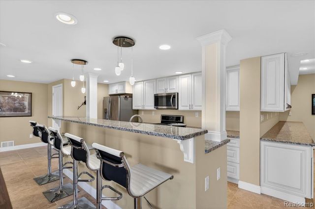 1595 Boulder Lake Drive, Milford, MI 48380