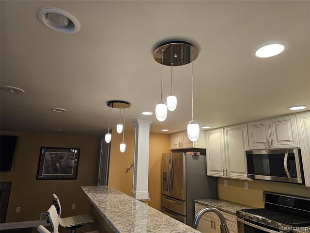 1595 Boulder Lake Drive, Milford, MI 48380