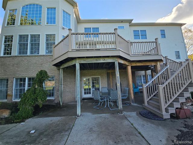 1595 Boulder Lake Drive, Milford, MI 48380