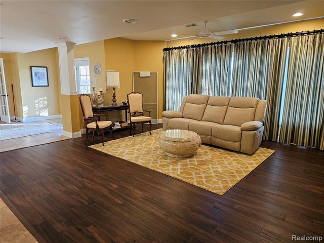 1595 Boulder Lake Drive, Milford, MI 48380