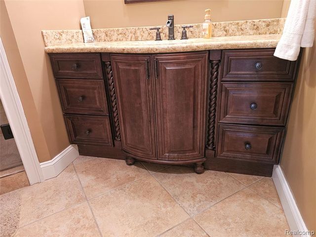 1595 Boulder Lake Drive, Milford, MI 48380