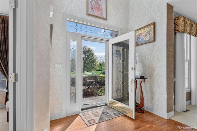 1595 Boulder Lake Drive, Milford, MI 48380