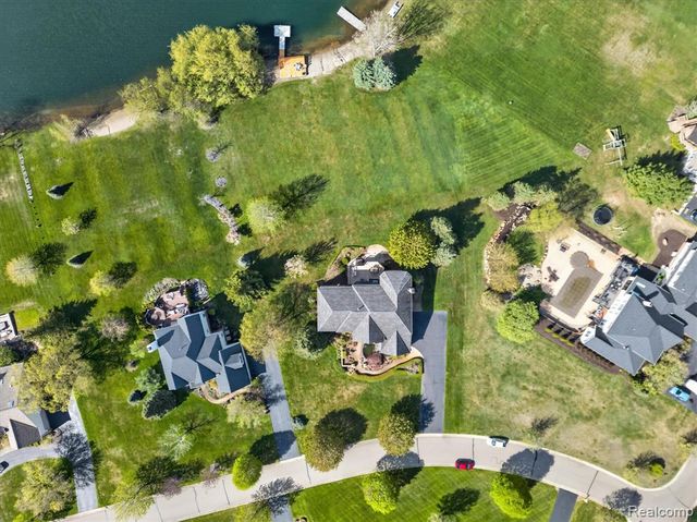 1595 Boulder Lake Drive, Milford, MI 48380