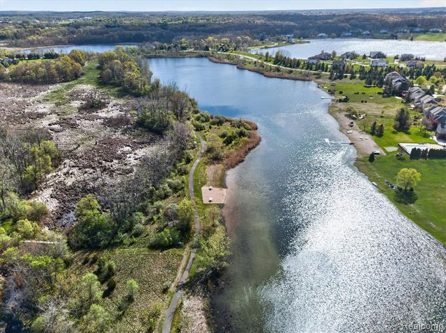 1595 Boulder Lake Drive, Milford, MI 48380