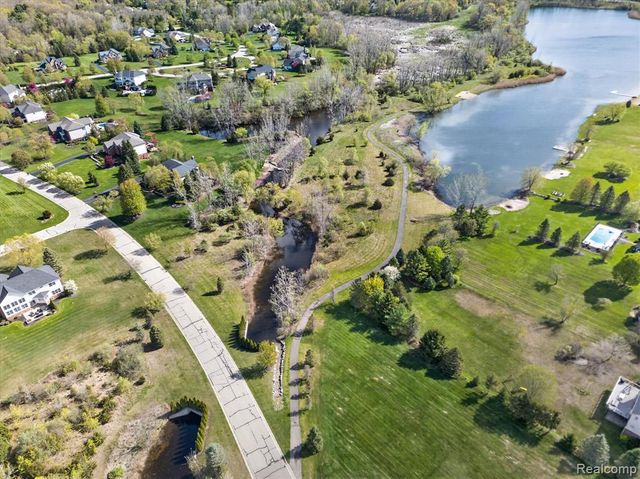 1595 Boulder Lake Drive, Milford, MI 48380
