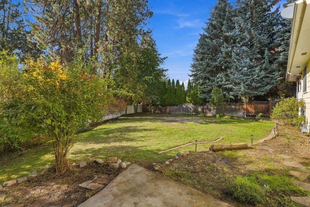 4926 W Fernwood Ct, Spokane, WA 99208