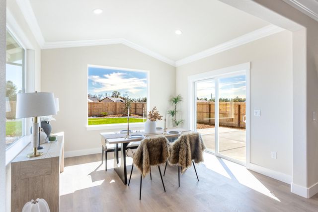 2635 Lawn Lane, Redding, CA 96002