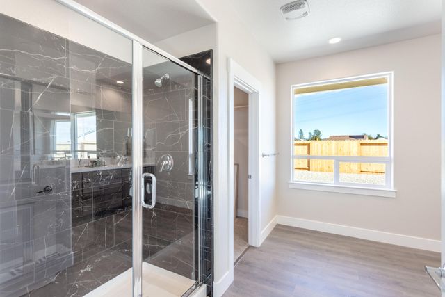 2635 Lawn Lane, Redding, CA 96002