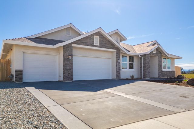 2635 Lawn Lane, Redding, CA 96002