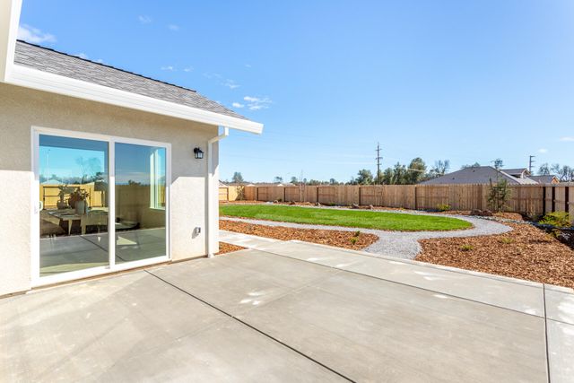 2635 Lawn Lane, Redding, CA 96002