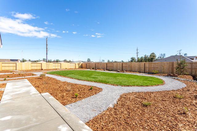 2635 Lawn Lane, Redding, CA 96002