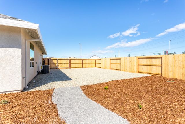 2635 Lawn Lane, Redding, CA 96002