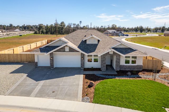 2635 Lawn Lane, Redding, CA 96002