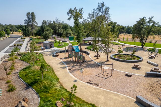 2635 Lawn Lane, Redding, CA 96002