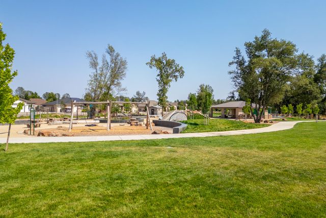 2635 Lawn Lane, Redding, CA 96002