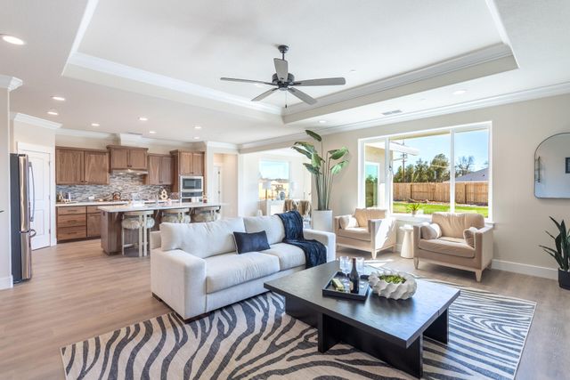 2635 Lawn Lane, Redding, CA 96002