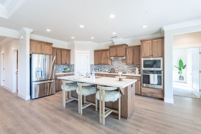 2635 Lawn Lane, Redding, CA 96002