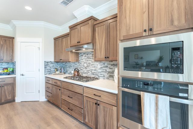 2635 Lawn Lane, Redding, CA 96002