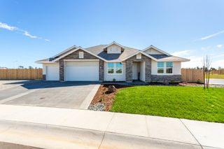 2635 Lawn Lane, Redding, CA 96002