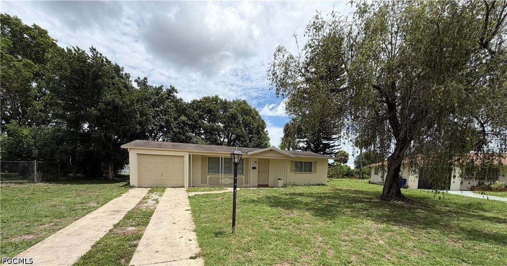1407 Juddale ST E, Lehigh Acres, FL 33936