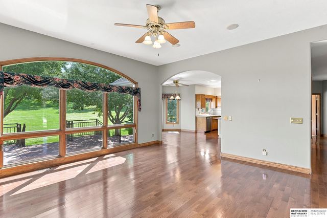 1208 Norton Drive, Papillion, NE 68046