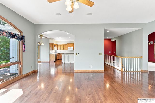 1208 Norton Drive, Papillion, NE 68046