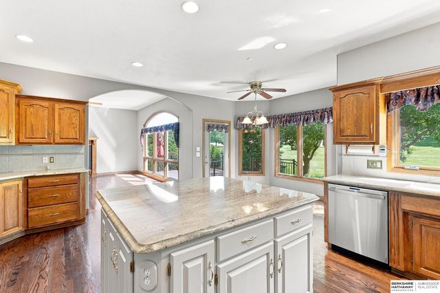 1208 Norton Drive, Papillion, NE 68046
