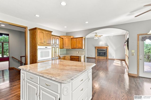 1208 Norton Drive, Papillion, NE 68046