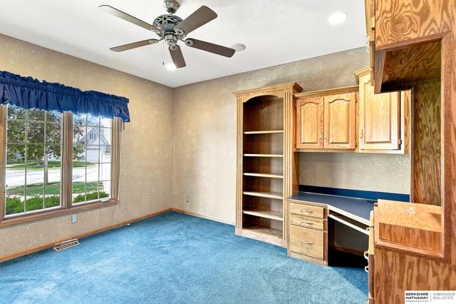 1208 Norton Drive, Papillion, NE 68046