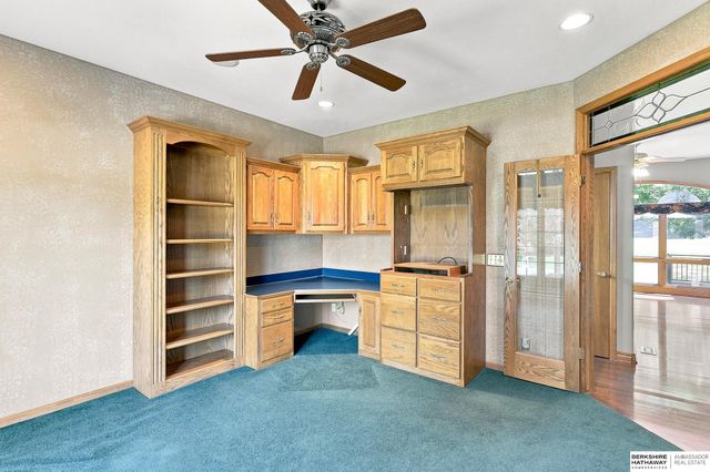 1208 Norton Drive, Papillion, NE 68046