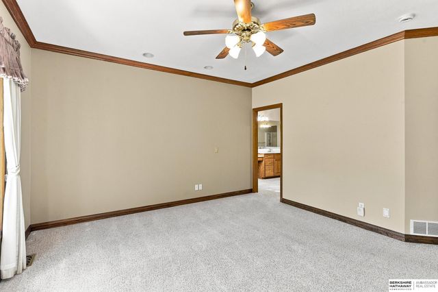 1208 Norton Drive, Papillion, NE 68046