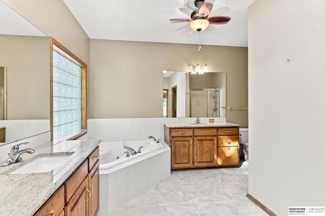 1208 Norton Drive, Papillion, NE 68046
