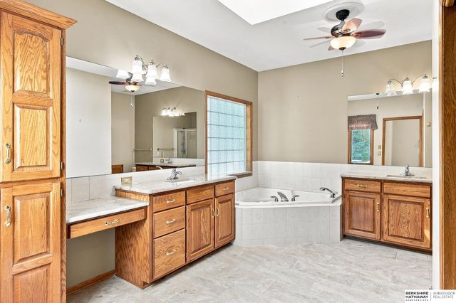 1208 Norton Drive, Papillion, NE 68046