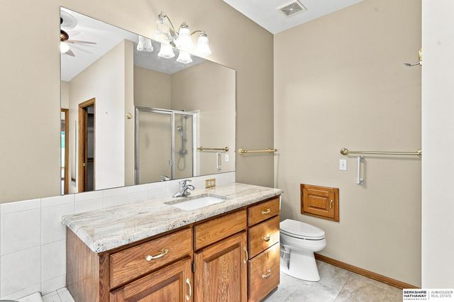 1208 Norton Drive, Papillion, NE 68046