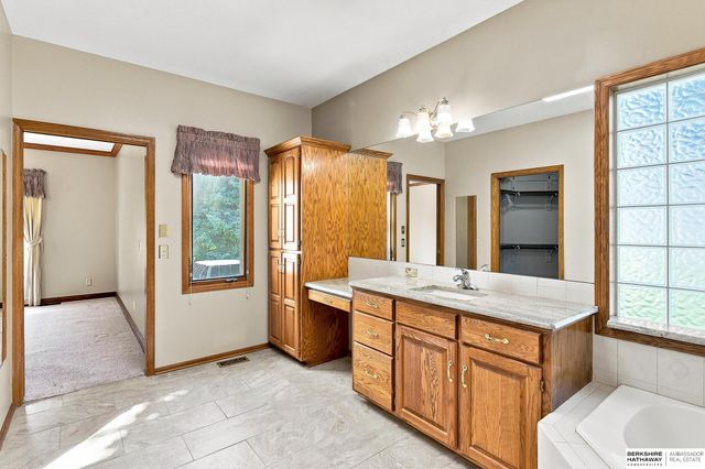 1208 Norton Drive, Papillion, NE 68046