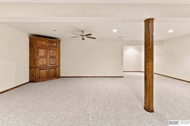 1208 Norton Drive, Papillion, NE 68046