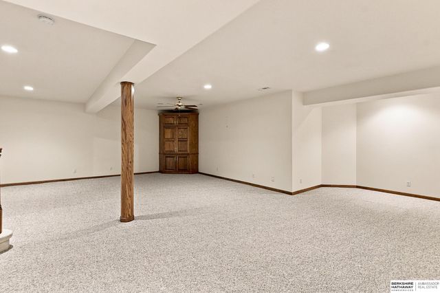 1208 Norton Drive, Papillion, NE 68046