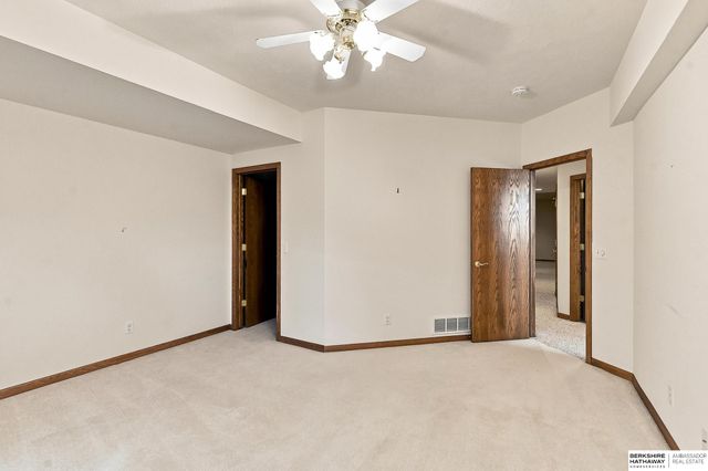 1208 Norton Drive, Papillion, NE 68046