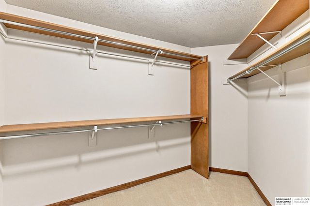 1208 Norton Drive, Papillion, NE 68046