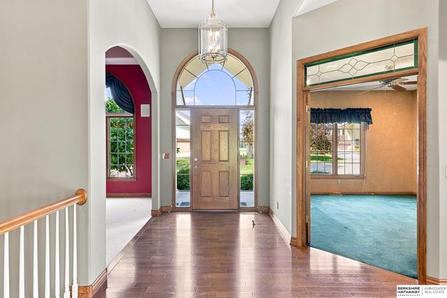 1208 Norton Drive, Papillion, NE 68046
