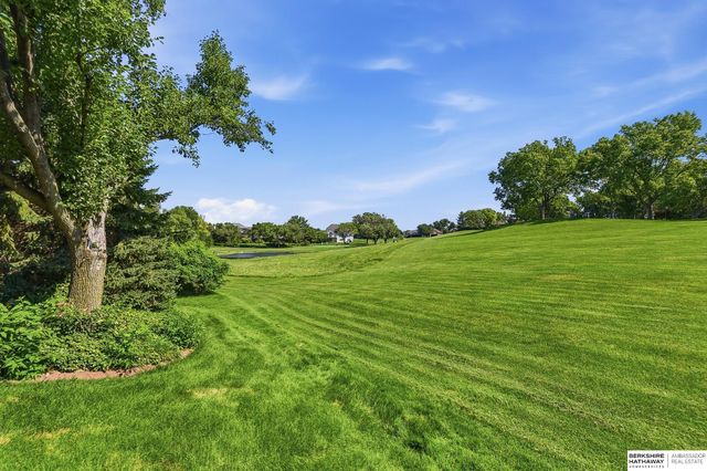 1208 Norton Drive, Papillion, NE 68046