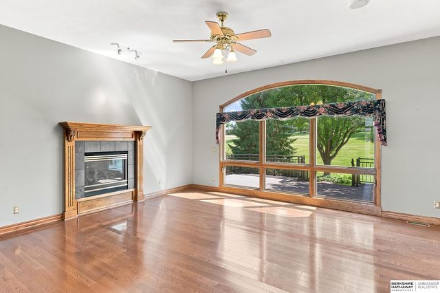 1208 Norton Drive, Papillion, NE 68046