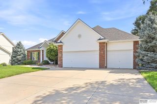 1208 Norton Drive, Papillion, NE 68046