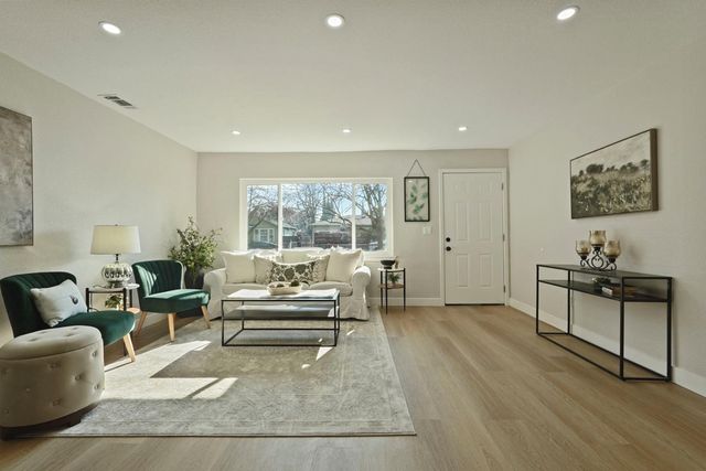 2423 E Taylor St, Stockton, CA 95205